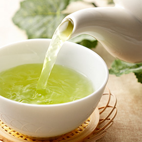 急須や湯呑にも気配りを